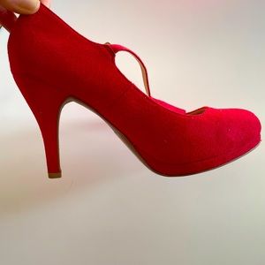 Red heels. size 9